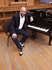 Музыкант, преподаватель музыки Роман Владимирович Севостьянов