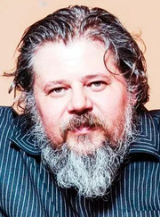 Преподаватель музыки, преподаватель по игре на гитаре Александр Александрович Скляров