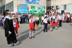 Школа Средняя школа №17 им. К. Нечаевой, с рейтингом 3.7 - находится по адресу Волгоградская область, Волжский, улица Клавы Нечаевой, 10 