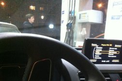 Автозаправка Лукойл, с рейтингом 4 - находится по адресу Москва, Новочерёмушкинская улица, 63/1 