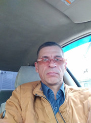 Автоинструктор, флорист Александр Белый