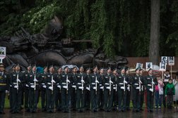 Интернет-журнал Vласть, с рейтингом 5 - находится по адресу Алматы, Молдагуловой, 45 