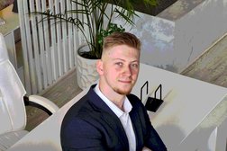 Агентство недвижимости Rich Group, с рейтингом 3.9 - находится по адресу Краснодарский край, пгт Сириус, улица Камелий, 18/3 