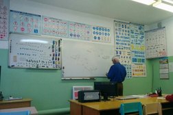 Агентство недвижимости Правый берег, с рейтингом 4.5 - находится по адресу Калуга, Заречная улица, 127 