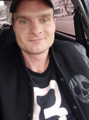 Грузчик, мастер по оклейке обоев Роман Юрьевич Попов