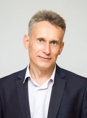 Грузчик, дизайнер Сергей Иванович Тухтаманов