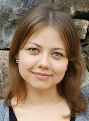 Преподаватель корейского языка, преподаватель английского языка Ксения Игоревна Карибжанова