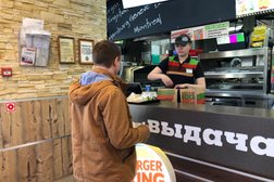 Ресторан быстрого питания Бургер Кинг, с рейтингом 3.1 - находится по адресу Московская область, Серпухов, улица Ворошилова, 128 