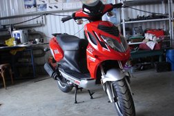 Мотосервис U-moto, с рейтингом 4.3 - находится по адресу Екатеринбург, Новостроя, 1а лит G 