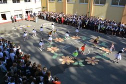 Лицей №49, с рейтингом 3 - находится по адресу Калининград, улица Кирова, 28 
