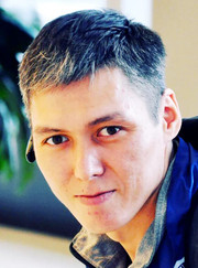 Вышивальщица, грузчик Анвар Тулегенович Джумашев