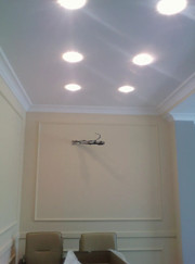 Мастер по оклейке обоев, маляр-штукатур Илхом Хасанович Гуломов