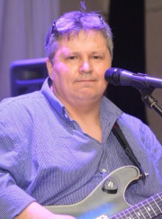 Музыкант, певец Юрий Раков