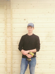 Мастер по строительству домов, бетонщик Динис Талипов