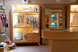 Магазин Подиум Baby & Junior, с рейтингом 2 - находится по адресу Алматы, Богенбай батыра, 141а 