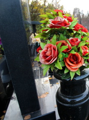 Гравер, ритуальный агент Продавец Продавец