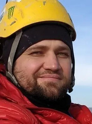 Тренер по скалолазанию, маляр-штукатур Максим Александрович Дубовиков