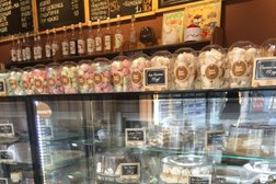 Кофейня-кондитерская Honeybee, с рейтингом 4 - находится по адресу Владивосток, Некрасовская улица, 94 