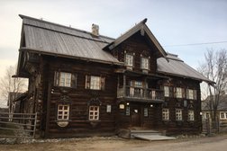 Шелтозерский вепсский этнографический музей им. Р.П. Лонина, с рейтингом 4 - находится по адресу Республика Карелия, с. Шелтозеро, Почтовая улица, 28 