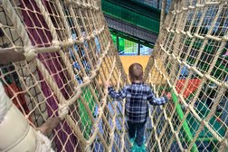 Парк активного отдыха Веселые джунгли, с рейтингом 3.5 - находится по адресу Московская область, Красногорск, Знаменская улица, 5 