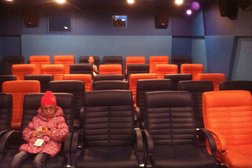 Кино-досуговый центр Чайка, с рейтингом 2.9 - находится по адресу Санкт-Петербург, Купчинская улица, 1/5 