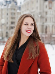 Преподаватель по экономике Кристина Анатольевна Семенова