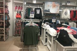 Магазин одежды Gloria Jeans, с рейтингом 4.5 - находится по адресу Мурманск, проспект Ленина, 32 