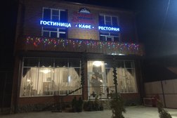 Гостиница Сказка снежных вершин, с рейтингом 5 - находится по адресу Карачаево-Черкесская Республика, с. Архыз, улица Ленина, 31в 