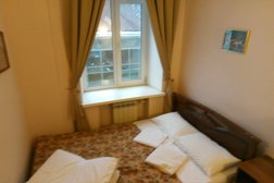 Хостел на метро Смоленская, с рейтингом 4 - находится по адресу Москва, Трубниковский переулок, 11 