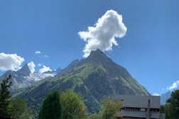 Гостиница Фотон, с рейтингом 4.7 - находится по адресу Карачаево-Черкесская Республика, кп. Домбай, переулок Спасателей, 2 