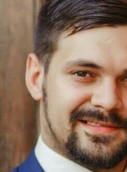 Мастер по настройке и ремонту компьютеров, уборщик Иван Ш.